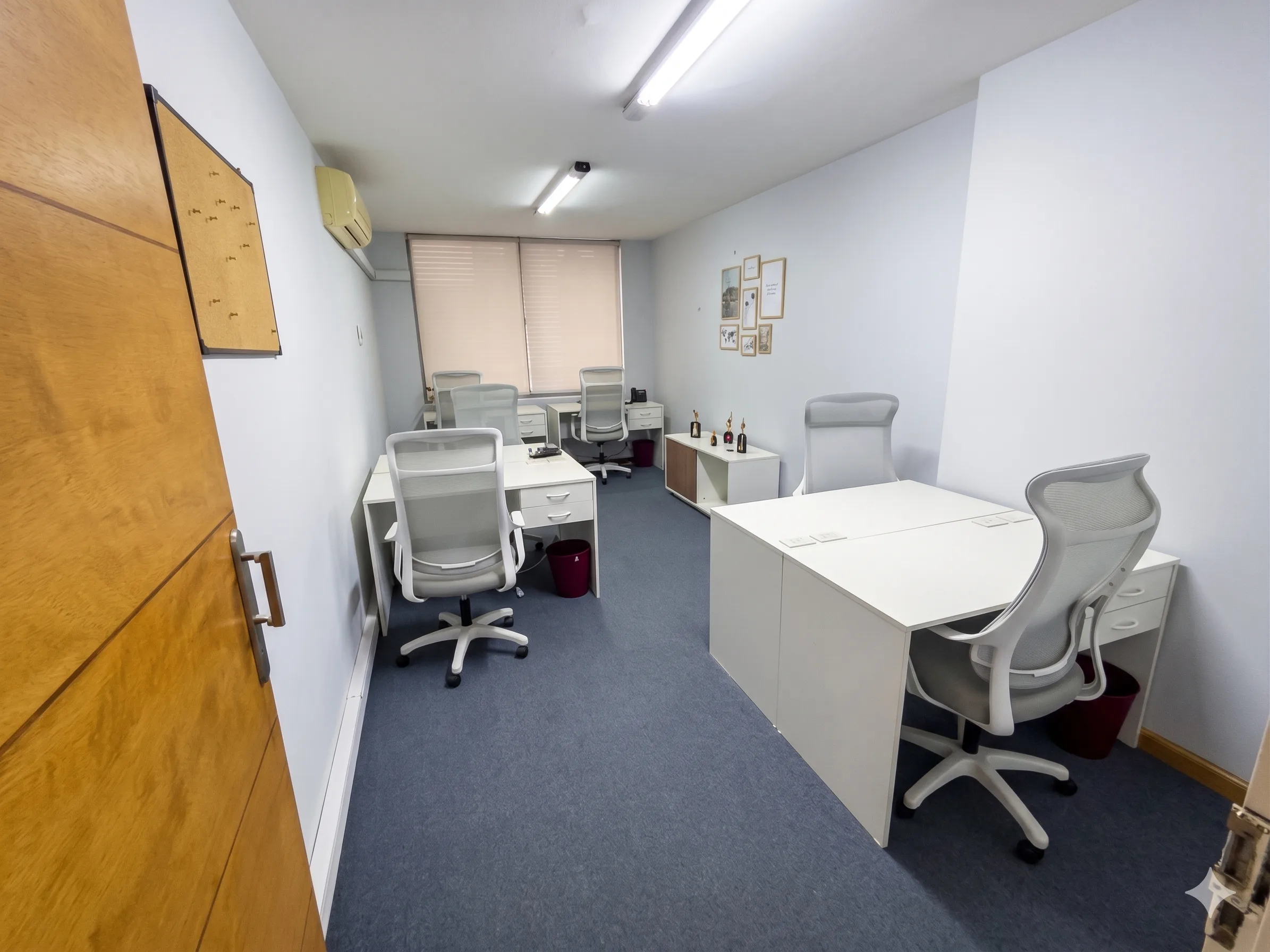 Oficina 906 - Piso 7